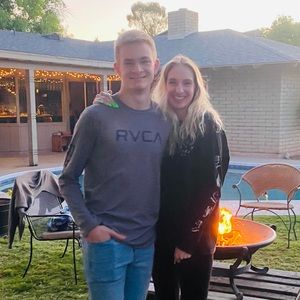 Meet your Posher, Sidney